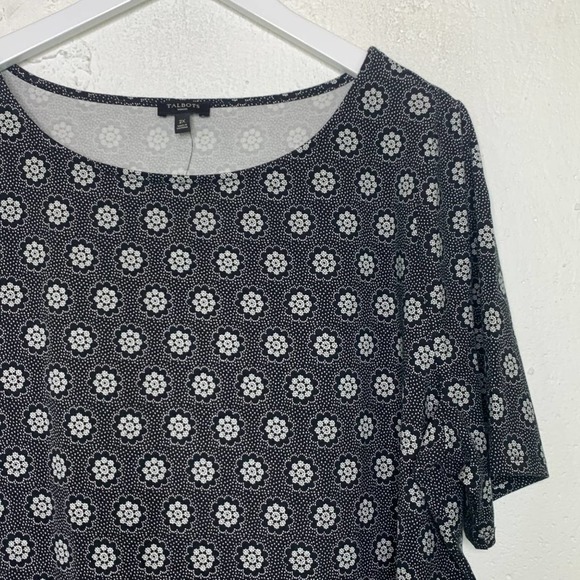 Talbots Floral Print T-Shirt Tee Snowflake Black White Boatneck Short Sleeve 2X - Picture 2 of 7